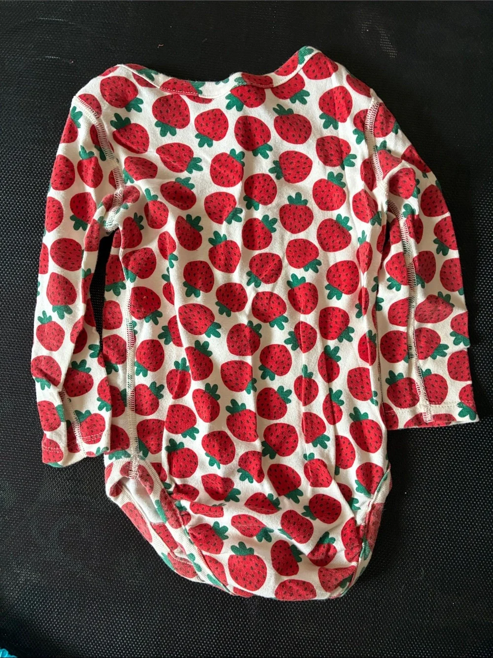 Hanna Andersson Strawberry Print Long-Sleeve One-Piece Bodysuit - Red & Green